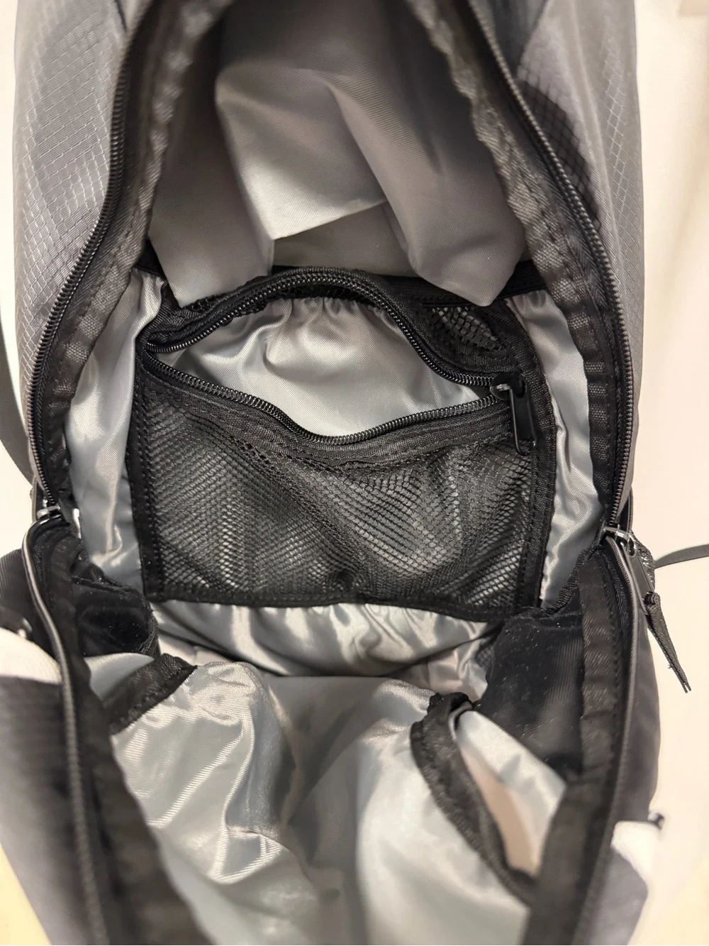 Authentic NOIAGO K-pop Black and White Woman Backpack - Sporty Daypack NewJeans